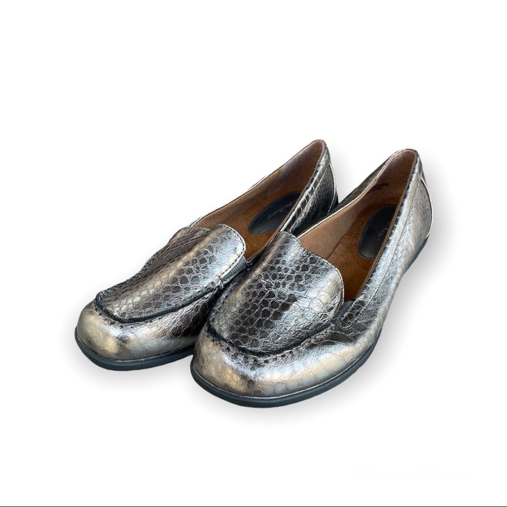 Cloudwalkers Loafers Slip Ons Women’s Shoes Crocodile Skin Silver 9W